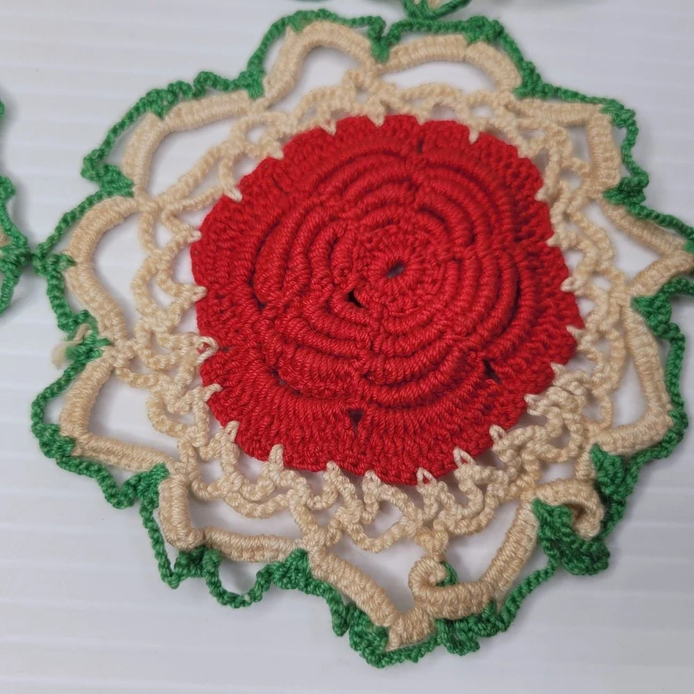 Collectible Handmade Crocheted Red, Green & Beige Rose Floral‎ 4